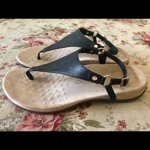 VIONIC Kirra Black Leather Thong Sandals Size 9